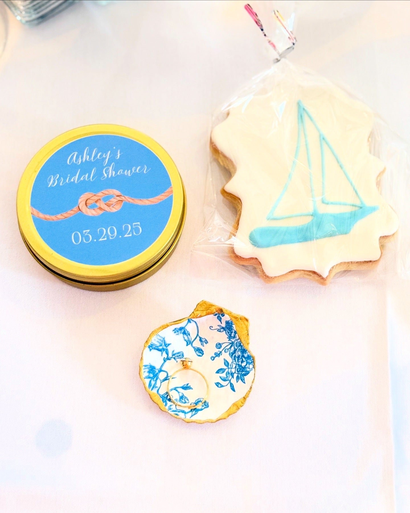 Custom Party Favor 4 oz Gold Tin